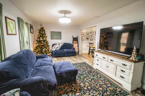 2371 Pineview Ct, Flushing, MI, 48433-2500 | Card Image