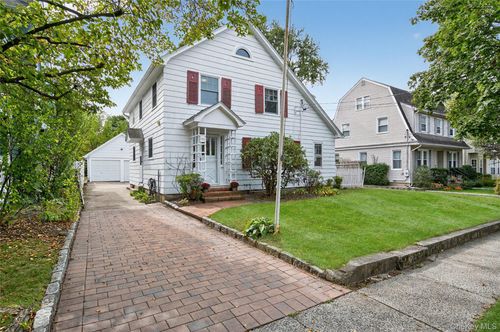 70 Highland Ave, Port Washington, NY, 11050-4042 | Card Image
