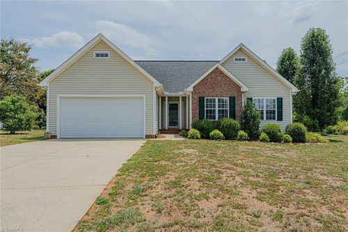 501 Casey Ln, Mebane, NC, 27302-8862 | Card Image