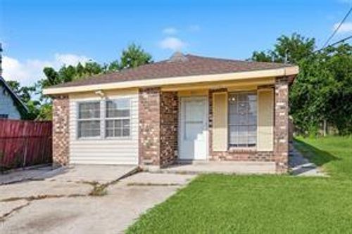 7911 Tarpon St, New Orleans, LA, 70126-1635 | Card Image