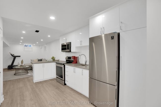 154 Anchusa Dr, House attached with 4 bedrooms, 4 bathrooms and 3 parking in Richmond Hill ON | Image 29