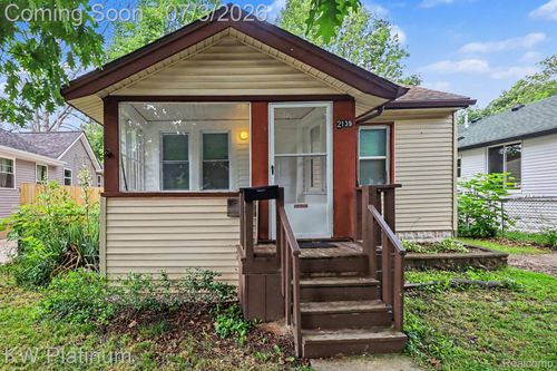 2139 Romeo St, Ferndale, MI, 48220-3012 | Card Image