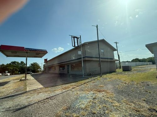 1005 Lake Murray Dr S, Ardmore, OK, 73401-8615 | Card Image