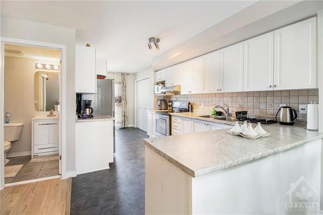 872 Longfields Dr, Condo with 2 bedrooms, 3 bathrooms and 1 parking in Ottawa ON | Image 8