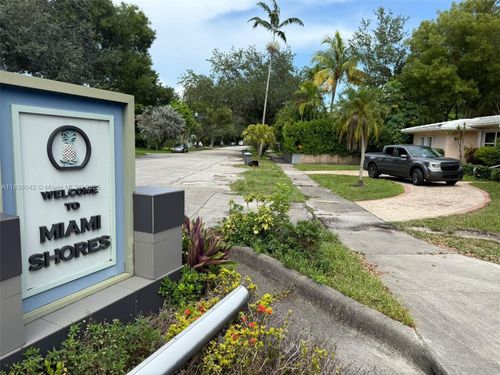 2 Ne 91st St, Miami Shores, FL, 33138-2808 | Card Image