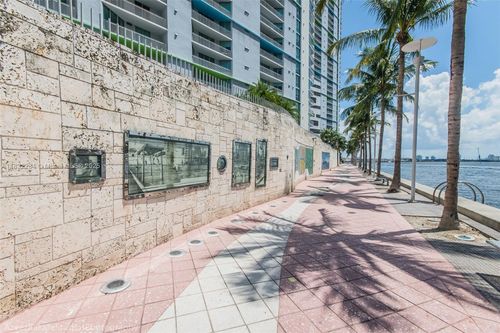 apt-1920-325 S Biscayne Blvd, Miami, FL, 33131-2461 | Card Image
