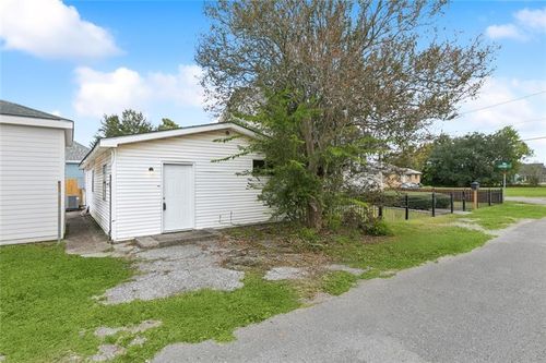 b-601 Mehle St, Arabi, LA, 70032-1146 | Card Image