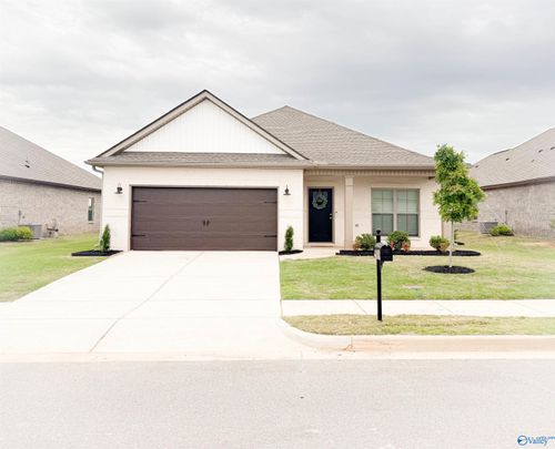 12494 Whitcomb Cir, Athens, AL, 35613-1223 | Card Image