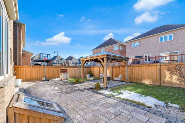 49 Lavallee Cres, House other with 6 bedrooms, 5 bathrooms and 4 parking in Brampton ON | Image 39