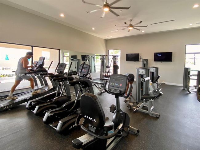 10607 W 34 Th Ct, Townhouse with 3 bedrooms, 3 bathrooms and null parking in Hialeah FL | Image 14