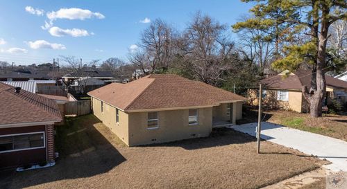 2211 N Akin St, Texarkana, TX, 75501-3237 | Card Image