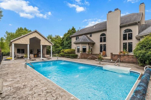 1238 W Center Rd, Essexville, MI, 48732-2108 | Card Image