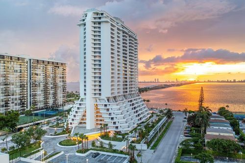 1910-555 Ne 34th St, Miami, FL, 33137-6086 | Card Image