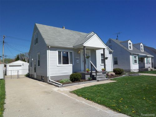 8269 Sterling, Center Line, MI, 48015-1715 | Card Image