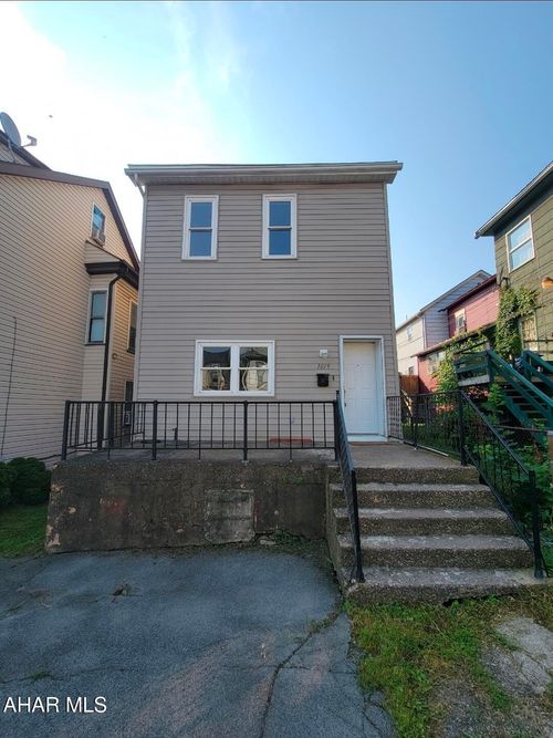 1019 18th Ave, Altoona, PA, 16601-4164 | Card Image