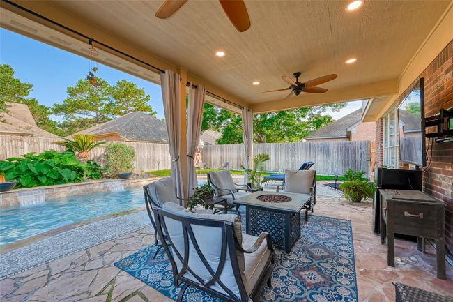 Back patio. Patio furniture stays! | Image 44