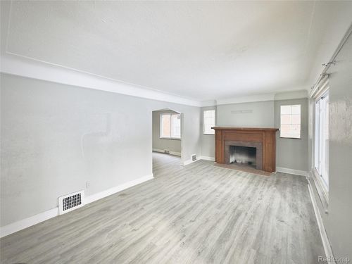 8125 Bliss St, Detroit, MI, 48234-3331 | Card Image