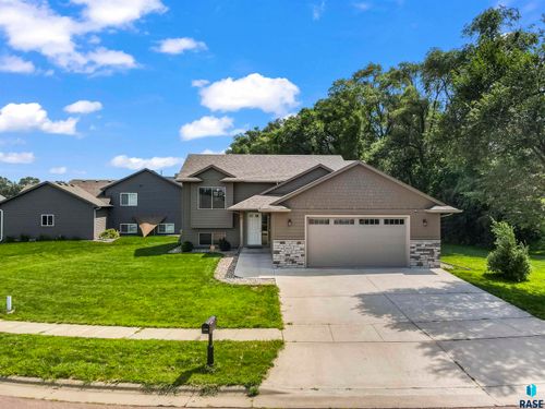 1601 E Tracy Ln, Sioux Falls, SD, 57103-0789 | Card Image