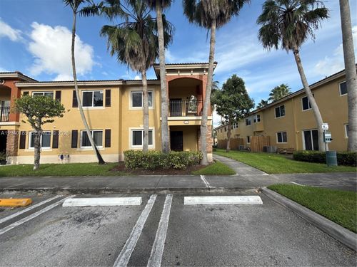 104-935 Ne 33rd Ter, Homestead, FL, 33033-5381 | Card Image