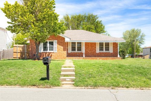 1501 1st St, Elk City, OK, 73644-4413 | Card Image