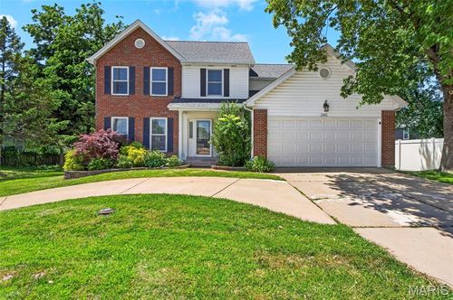 245 Reinke Rd, Ballwin, MO, 63021-4217 | Card Image