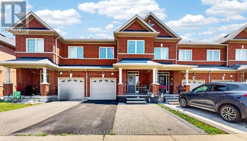 30 Pendulum Cir, Brampton, ON, L6R3N6 | Card Image