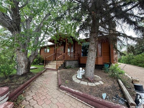 221 1st Street W, Coronach, SK, S0H0Z0 | Card Image