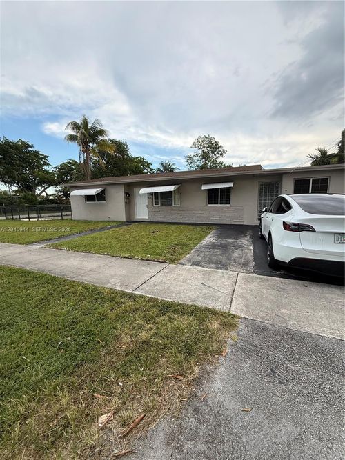 a-300 Sw 9th Ave, Hallandale Beach, FL, 33009-6118 | Card Image
