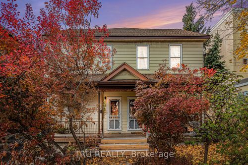 {{alt}} | Card Image