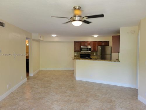 613-9999 Summerbreeze Dr, Sunrise, FL, 33322-5818 | Card Image