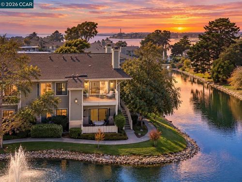 228 Lakeshore Ct, Richmond, CA, 94804-7425 | Card Image