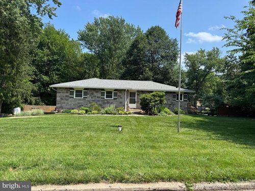 83 Rolling Hills Dr, HOLLAND, PA, 18966-2207 | Card Image