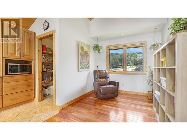 1910 Pineridge Dr, House other with 5 bedrooms, 3 bathrooms and 23 parking in Invermere BC | Image 23