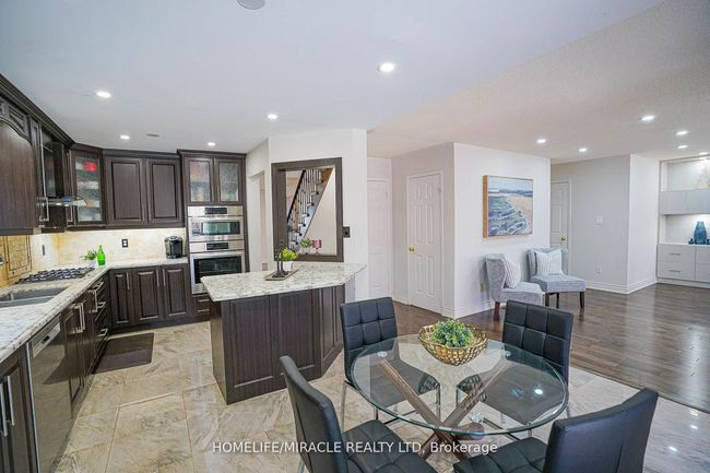 23 Hollowgrove Blvd, House other with 6 bedrooms, 5 bathrooms and 4 parking in Brampton ON | Image 11