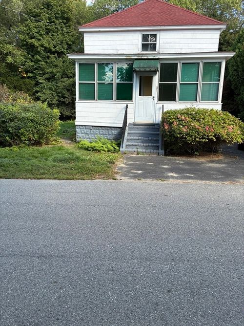 31 Dexter St, Methuen, MA, 01844-5549 | Card Image