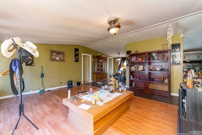 989 Oil Wl, Home with 3 bedrooms, 2 bathrooms and null parking in Pipe Creek TX | Image 11