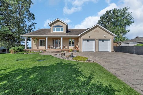 300 Voisine Rd, Rockland, ON, K4K1A1 | Card Image