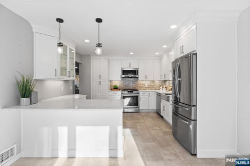 90 Fisher Rd, Mahwah, NJ, 07430-1592 | Card Image