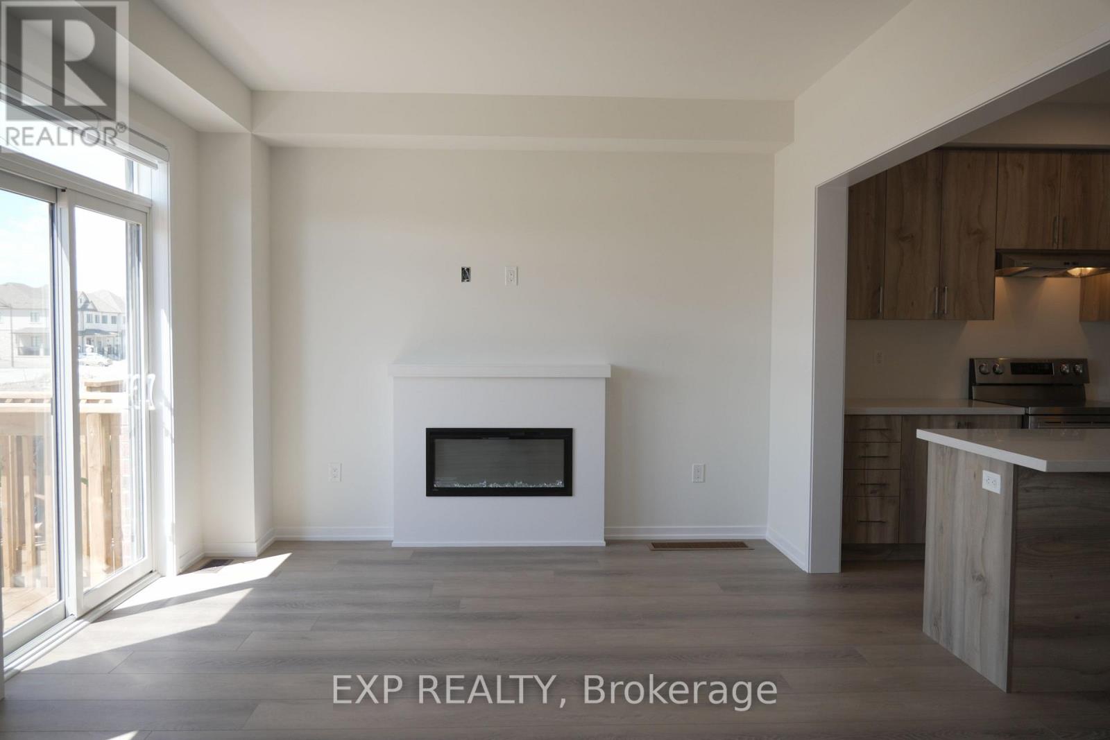 Residential Lease in Georgina (Keswick North) 5