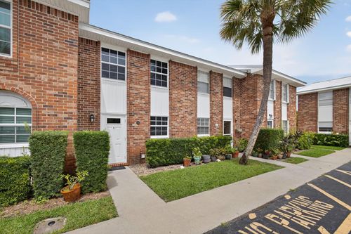 apt-11-417 N Cypress Dr, Tequesta, FL, 33469-2682 | Card Image