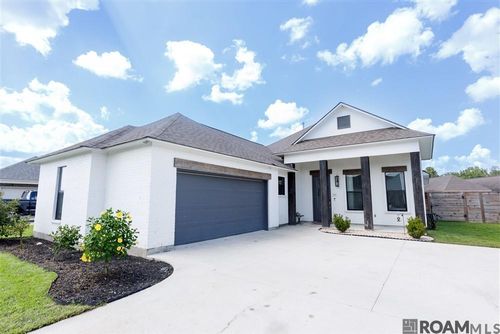 13985 Highgrove Ave, Baton Rouge, LA, 70818-4323 | Card Image