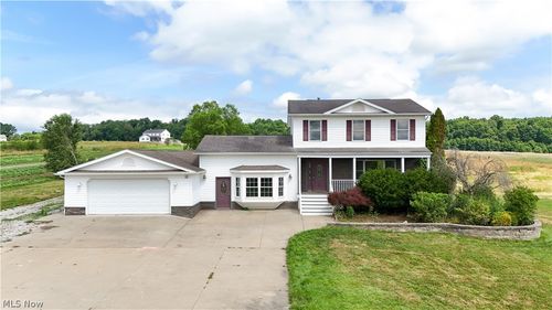 11241 Center Rd, Garrettsville, OH, 44231-9220 | Card Image