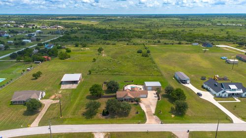 1812 Settlers Court Dr, Sealy, TX, 77474-2072 | Card Image