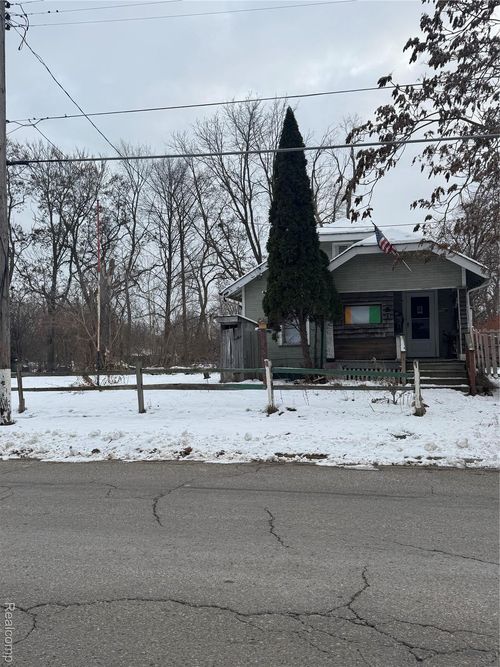 1422 Leith St, Flint, MI, 48506-2724 | Card Image