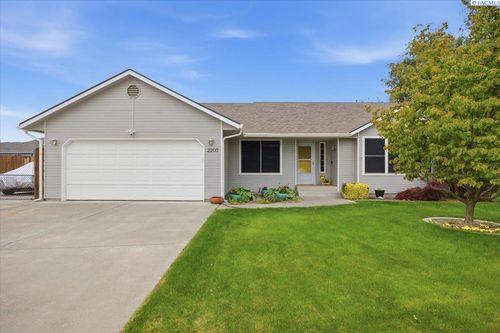 2203 W 31st Ave, Kennewick, WA, 99337-3004 | Card Image