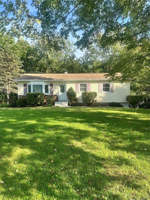 9 Elizabeth Dr, Hopewell Junction, NY, 12533-5120 | Card Image
