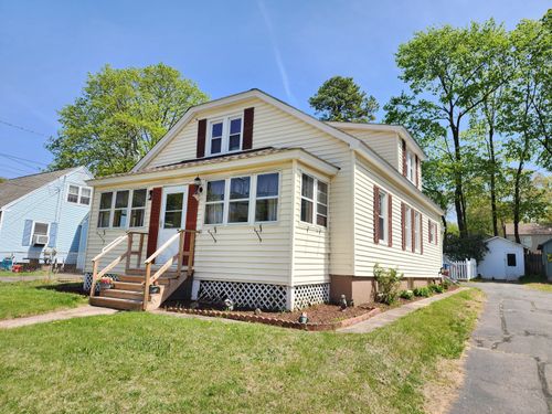 61 Hawthorne St, Manchester, CT, 06042-3022 | Card Image