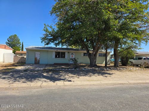 811 Douglas Avenue, Willcox, AZ, 85643 | Card Image