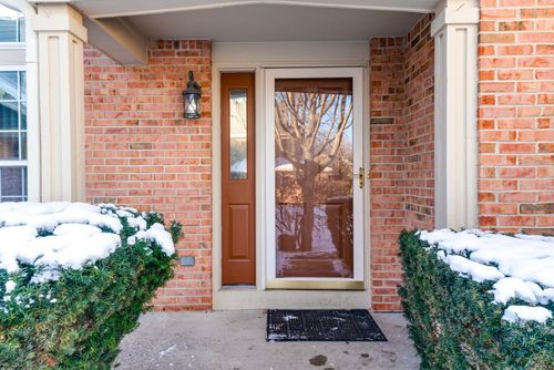 22 Ashford Ct, Lincolnshire, IL, 60069-2121 | Card Image