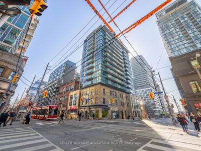 808 - 39 Sherbourne St, Condo with 1 bedrooms, 1 bathrooms and 1 parking in Toronto ON | Image 1